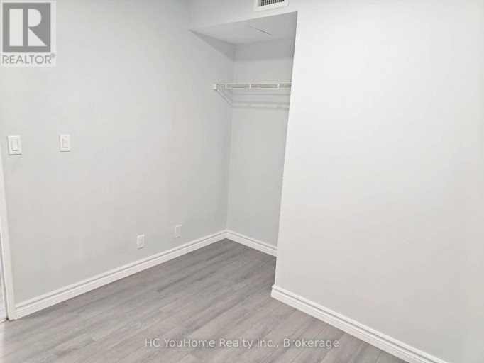 801 - 8 LEE CENTRE DRIVE, Toronto (Woburn), Ontario, M1H3H8