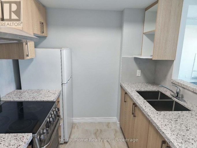 801 - 8 LEE CENTRE DRIVE, Toronto (Woburn), Ontario, M1H3H8