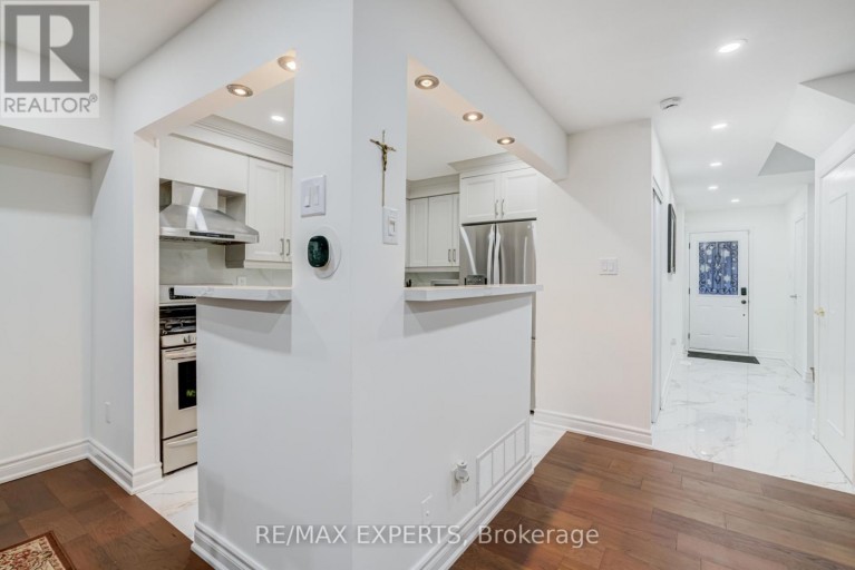 10 KNIGHTSBRIDGE WAY, Markham (Markham Village), Ontario, L3P3W5