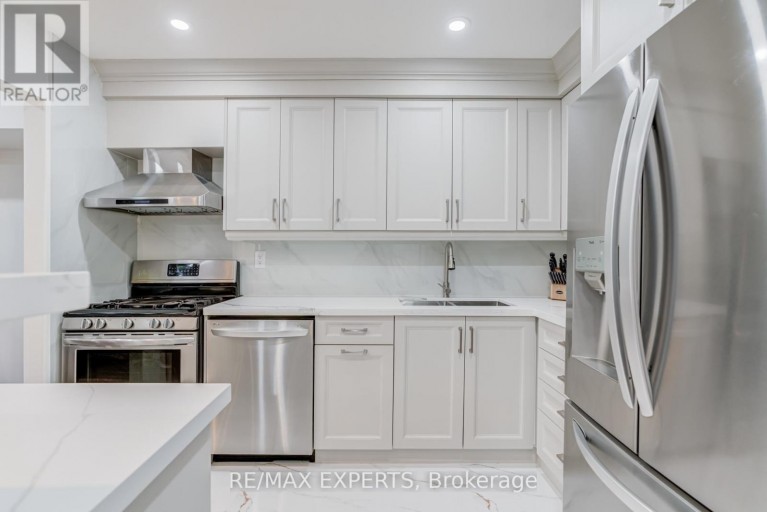 10 KNIGHTSBRIDGE WAY, Markham (Markham Village), Ontario, L3P3W5