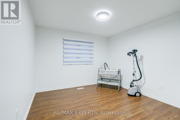 10 KNIGHTSBRIDGE WAY, Markham (Markham Village), Ontario, L3P3W5