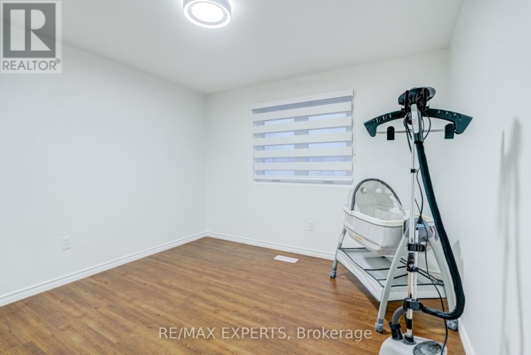 10 KNIGHTSBRIDGE WAY, Markham (Markham Village), Ontario, L3P3W5