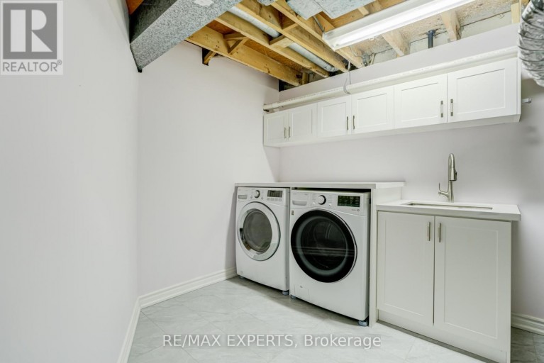 10 KNIGHTSBRIDGE WAY, Markham (Markham Village), Ontario, L3P3W5