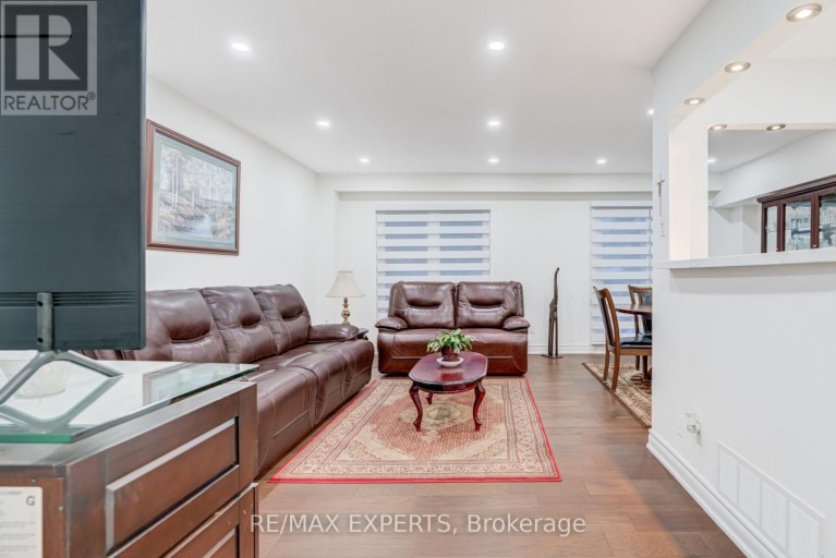 10 KNIGHTSBRIDGE WAY, Markham (Markham Village), Ontario, L3P3W5