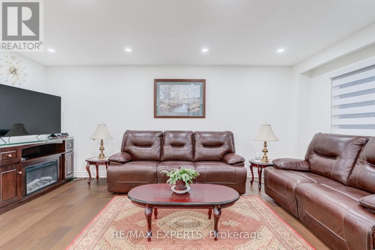 10 KNIGHTSBRIDGE WAY, Markham (Markham Village), Ontario, L3P3W5