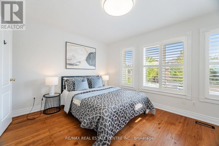 24 FUTURA AVENUE, Richmond Hill (Rouge Woods), Ontario, L4S1V2