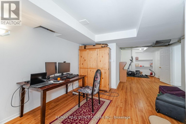 24 FUTURA AVENUE, Richmond Hill (Rouge Woods), Ontario, L4S1V2