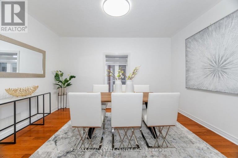 24 FUTURA AVENUE, Richmond Hill (Rouge Woods), Ontario, L4S1V2
