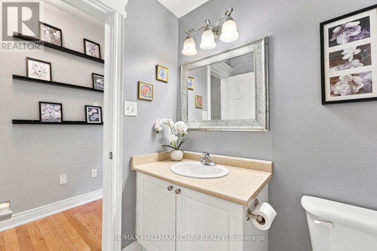 167 THE QUEENSWAY, Barrie (Innis-Shore), Ontario, L4M0B5