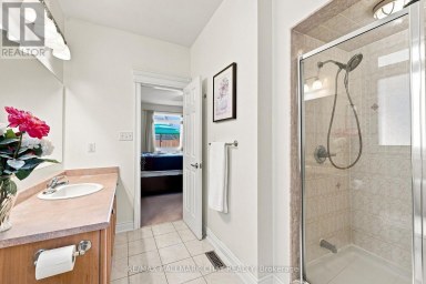 167 THE QUEENSWAY Barrie (Innis-Shore) Ontario photo 12