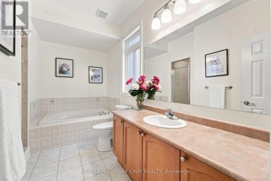 167 THE QUEENSWAY Barrie (Innis-Shore) Ontario photo 13