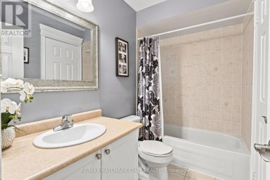 167 THE QUEENSWAY Barrie (Innis-Shore) Ontario photo 15