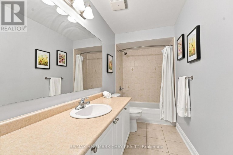167 THE QUEENSWAY, Barrie (Innis-Shore), Ontario, L4M0B5
