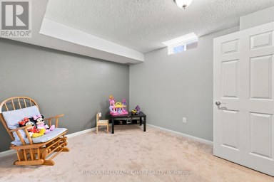 167 THE QUEENSWAY Barrie (Innis-Shore) Ontario photo 22