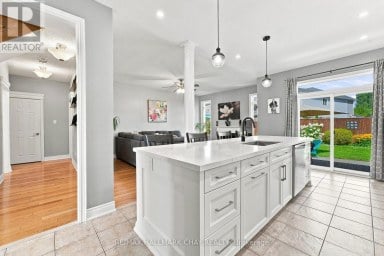 167 THE QUEENSWAY Barrie (Innis-Shore) Ontario photo 3