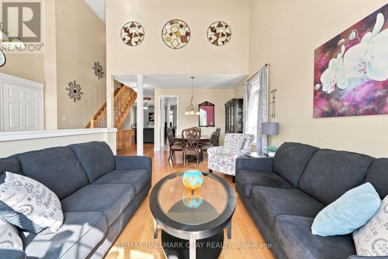 167 THE QUEENSWAY, Barrie (Innis-Shore), Ontario, L4M0B5