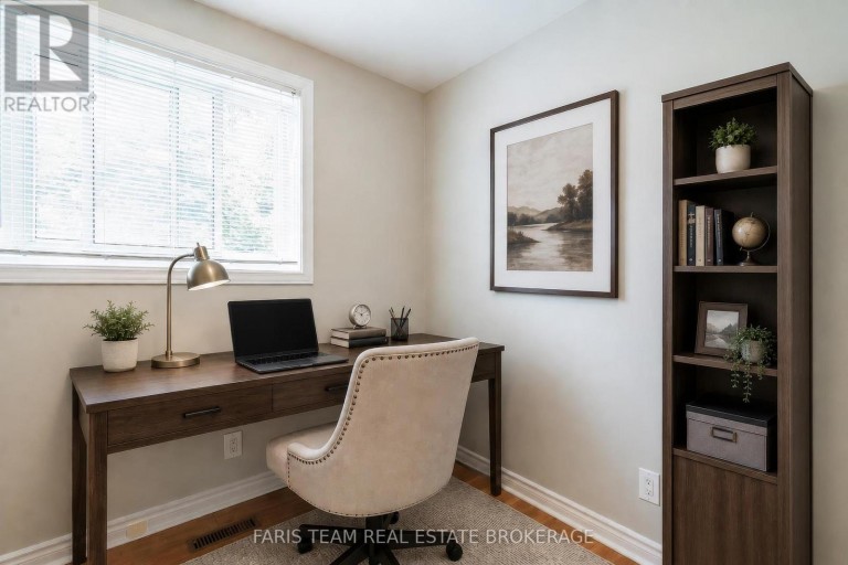 E4 - 63 FERRIS LANE, Barrie (Cundles East), Ontario, L4M5C4