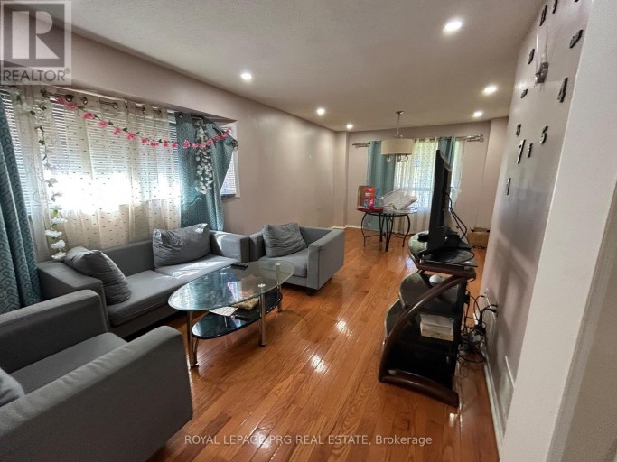 126 RAINFOREST DRIVE N, Brampton (Sandringham-Wellington), Ontario, L6R1A5