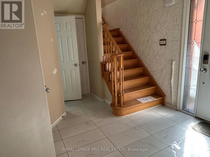126 RAINFOREST DRIVE N, Brampton (Sandringham-Wellington), Ontario, L6R1A5