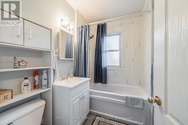 15 KEMP SQUARE, Toronto (Brookhaven-Amesbury), Ontario, M6M2V5