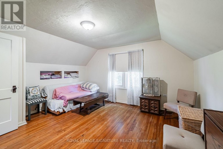 15 KEMP SQUARE, Toronto (Brookhaven-Amesbury), Ontario, M6M2V5