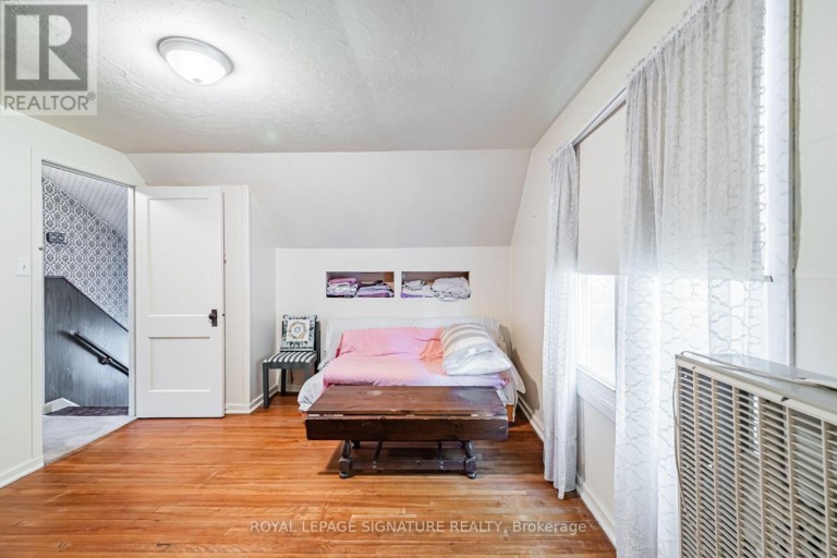 15 KEMP SQUARE, Toronto (Brookhaven-Amesbury), Ontario, M6M2V5