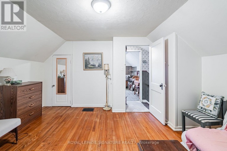 15 KEMP SQUARE, Toronto (Brookhaven-Amesbury), Ontario, M6M2V5