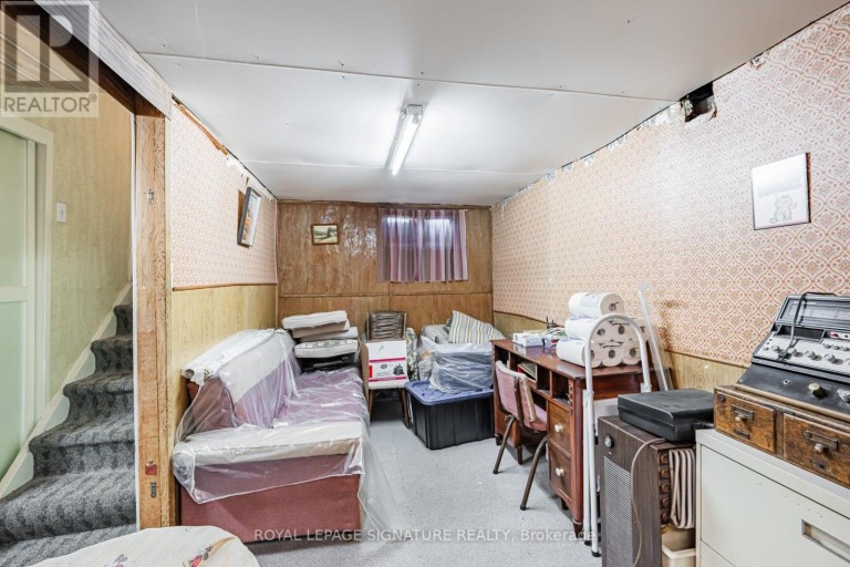 15 KEMP SQUARE, Toronto (Brookhaven-Amesbury), Ontario, M6M2V5