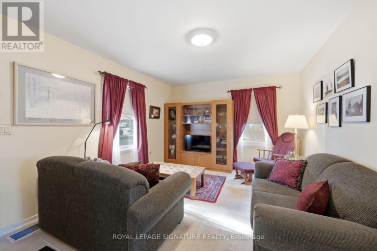 15 KEMP SQUARE, Toronto (Brookhaven-Amesbury), Ontario, M6M2V5
