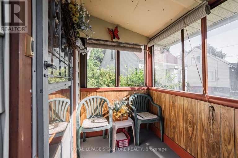 15 KEMP SQUARE, Toronto (Brookhaven-Amesbury), Ontario, M6M2V5