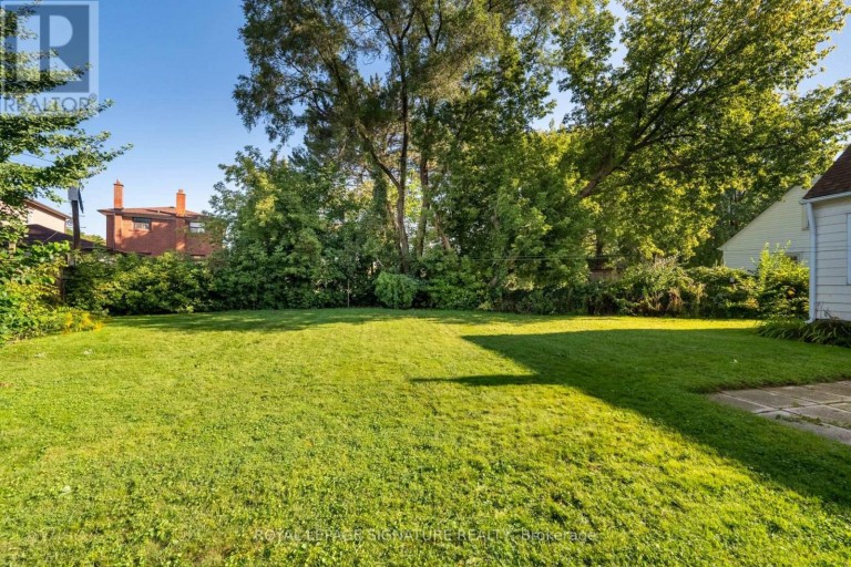 15 KEMP SQUARE, Toronto (Brookhaven-Amesbury), Ontario, M6M2V5