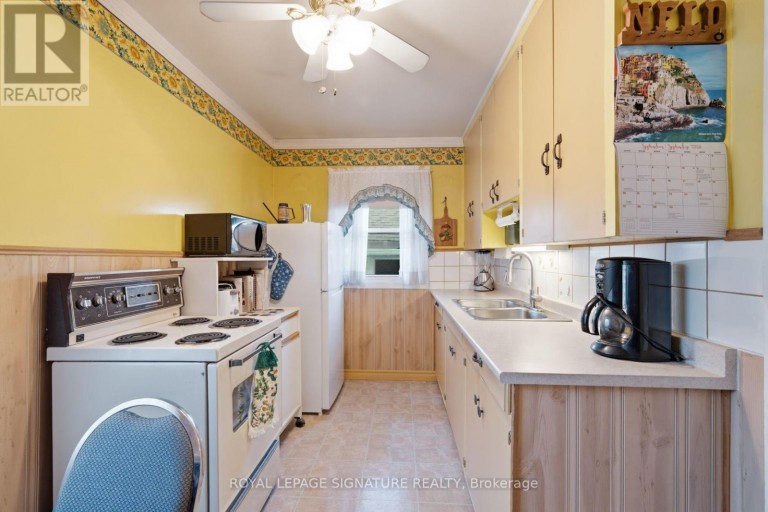 15 KEMP SQUARE, Toronto (Brookhaven-Amesbury), Ontario, M6M2V5
