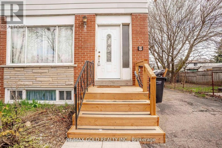 9 MORDON COURT, Brampton (Madoc), Ontario, L6V2B5