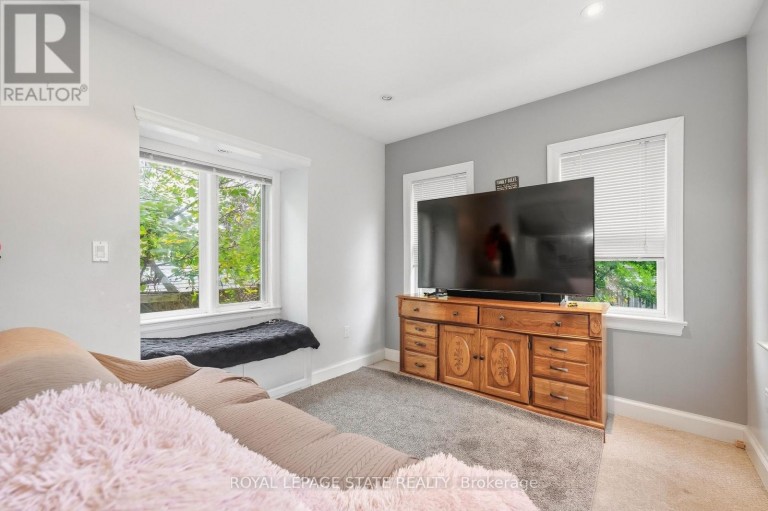 408 SANATORIUM ROAD, Hamilton (Westcliffe), Ontario, L9C2A9