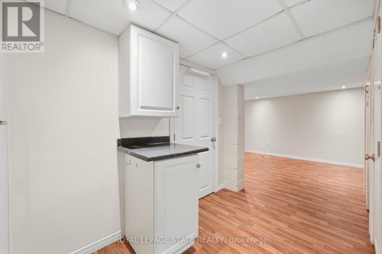 408 SANATORIUM ROAD, Hamilton (Westcliffe), Ontario, L9C2A9