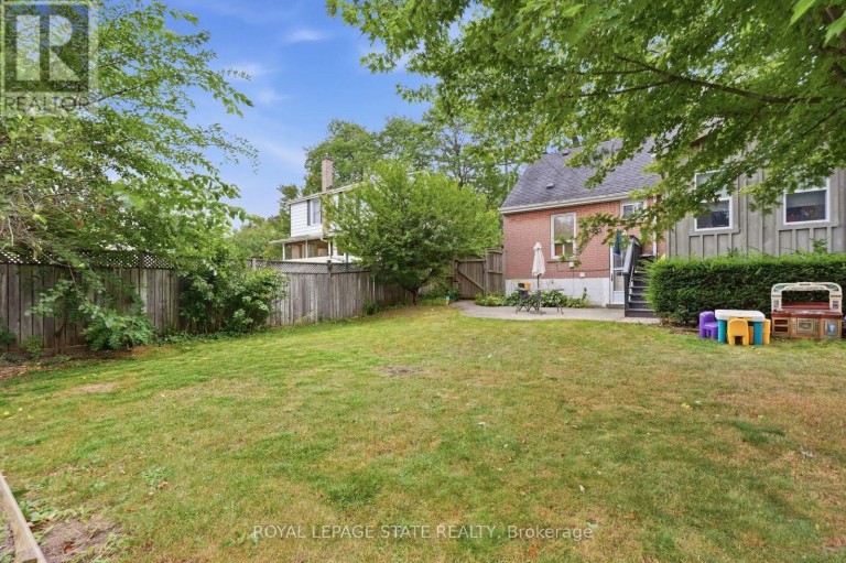 408 SANATORIUM ROAD, Hamilton (Westcliffe), Ontario, L9C2A9