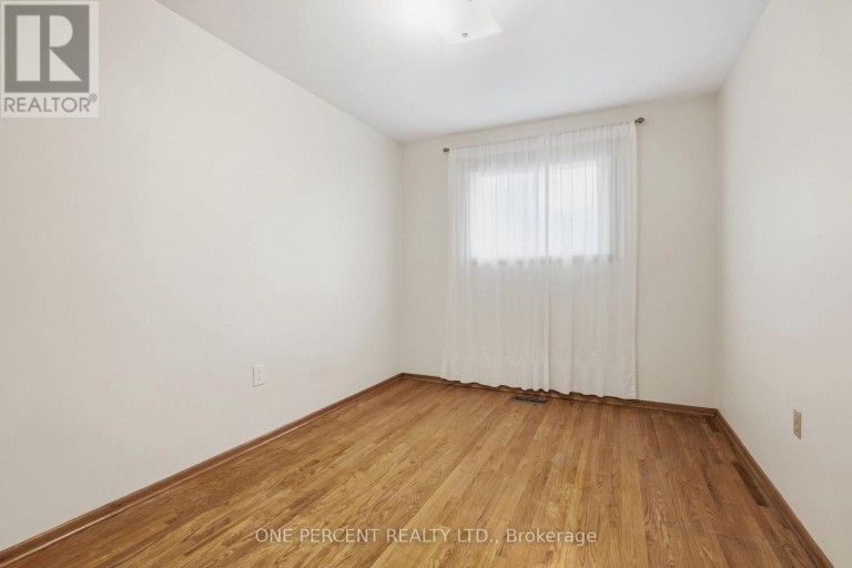 137 PICTON STREET E, Hamilton (North End), Ontario, L8L3W7