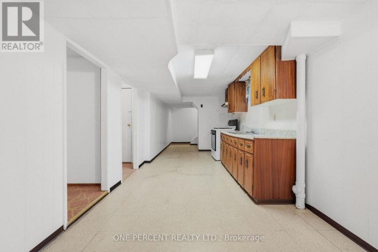 137 PICTON STREET E, Hamilton (North End), Ontario, L8L3W7