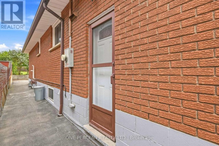 137 PICTON STREET E, Hamilton (North End), Ontario, L8L3W7