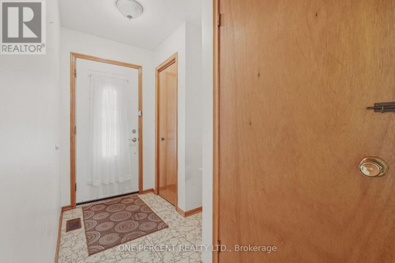 137 PICTON STREET E, Hamilton (North End), Ontario, L8L3W7