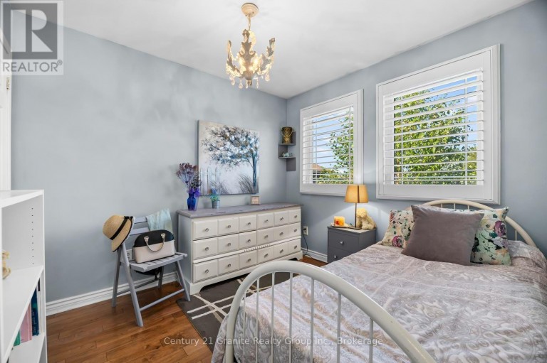25 GREENWOOD ROAD, Whitchurch-Stouffville (Stouffville), Ontario, L4A5E8