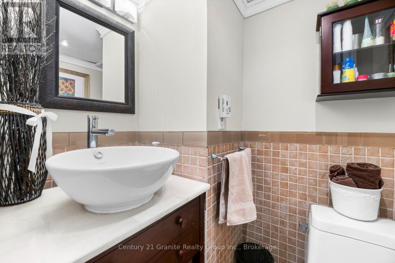 25 GREENWOOD ROAD, Whitchurch-Stouffville (Stouffville), Ontario, L4A5E8
