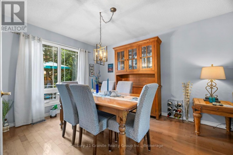 25 GREENWOOD ROAD, Whitchurch-Stouffville (Stouffville), Ontario, L4A5E8