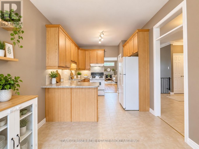 32 - 44 EDGEVALLEY ROAD, London East (East A), Ontario, N5Y5P6
