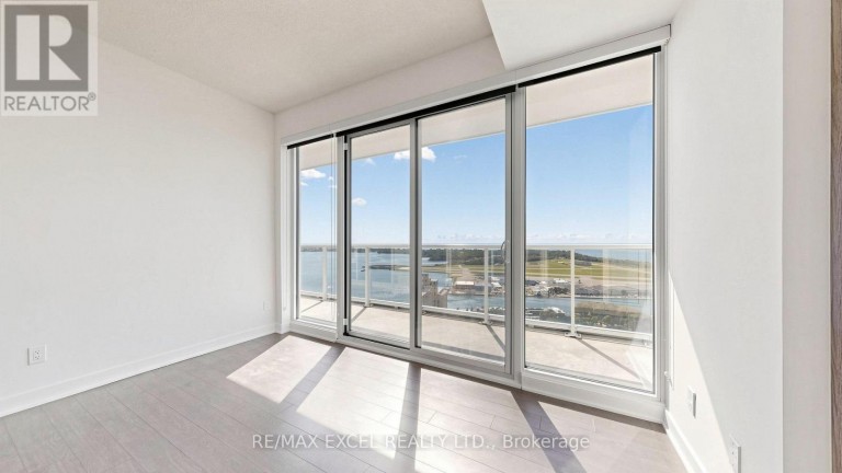 4002 - 17 BATHURST STREET, Toronto (Waterfront Communities), Ontario, M5V0N1