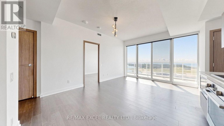 4002 - 17 BATHURST STREET, Toronto (Waterfront Communities), Ontario, M5V0N1