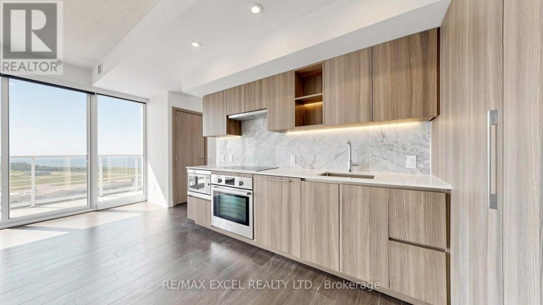 4002 - 17 BATHURST STREET, Toronto (Waterfront Communities), Ontario, M5V0N1