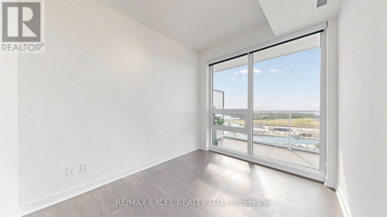 4002 - 17 BATHURST STREET, Toronto (Waterfront Communities), Ontario, M5V0N1