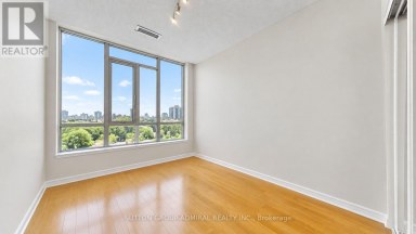 UPH09 - 28 BYNG AVENUE Toronto (Willowdale East) Ontario photo 24