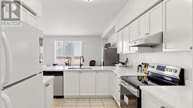 19 BOOT TERRACE Toronto (York University Heights) Ontario photo 11